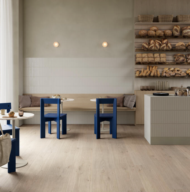 Podłoga jako element spójnej aranżacji wnętrza – jak świadomie łączyć panele z całym domem?